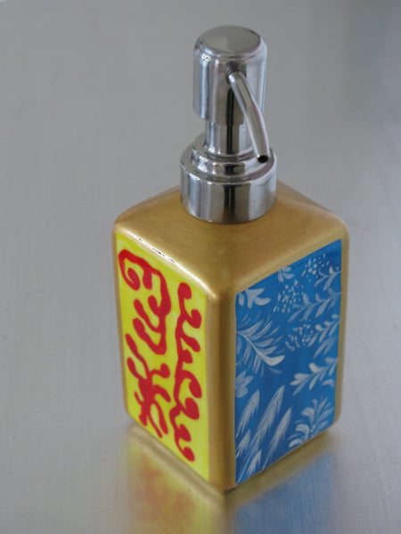 CARRÉ - Pump Ceramic Soap Dispenser in hand painted porcelain, gift boxed